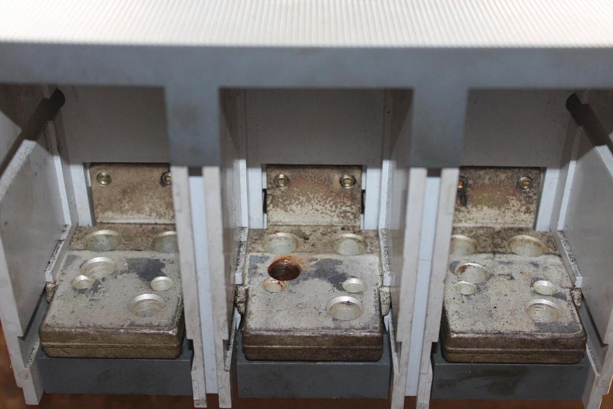 Used ABB CIRCUIT BREAKER SACE S7 1200 AMP 3-POLE W/ M7-2 MOTOR OPERATOR & ACCESSORIES