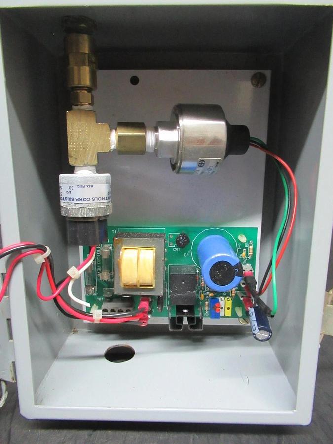 Used YORK PRESSURE-PAK SWITCH ENCLOSURE: A-806CHQR NEMA 12/13 5 PSI **WARRANTY**