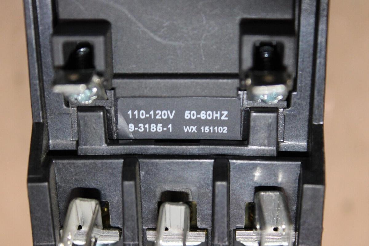 Used CUTLER HAMMER CONTACTOR C25DND330 SER. E1 30 AMP 600 VAC 3-POLE COIL: 120V