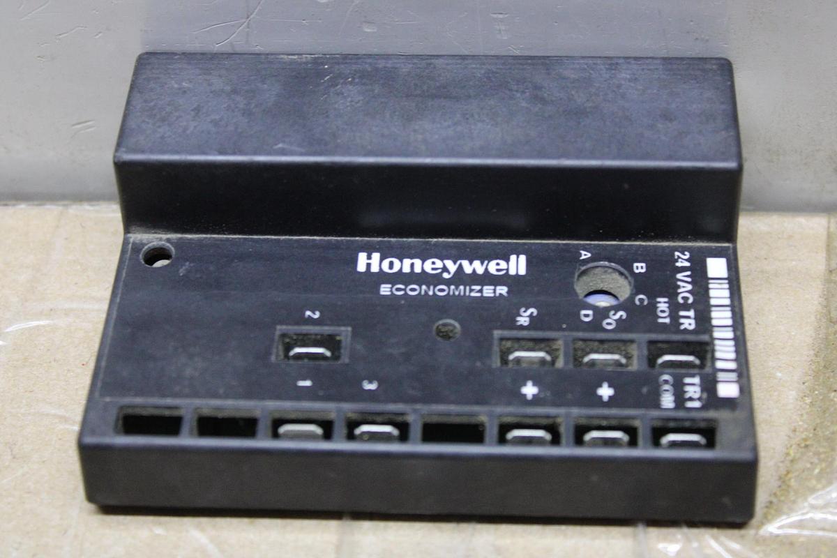 Used HONEYWELL ENTHALPY SENSOR C7400A2001 50048192 REV. A 21 VDC