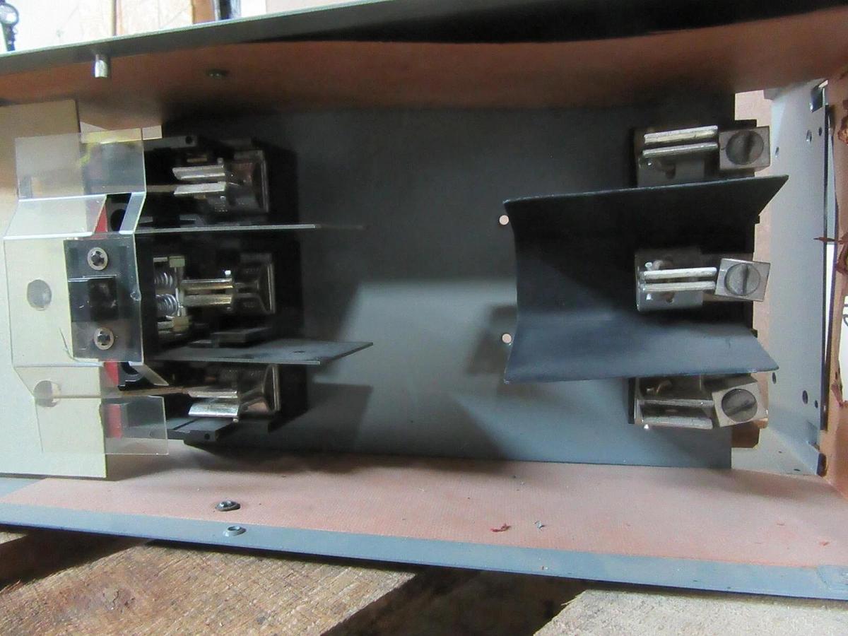 Used WETINGHOUSE FUSE PANELBOARD SWITCH  FDPS363R 100 AMP 600 VAC 75 HP 3-POLE