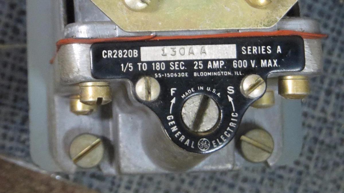 Used GENERAL ELECTRIC NEMA CONTROL STARTER CR2810EDAB1B 600 VOLT 100 AMP SIZE 3