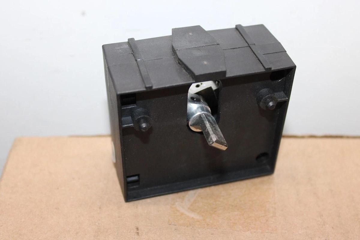 Used EATON CONTACTOR INTERLOCK DIL-M820-XMV XTCEXMLN *FOR DIL-M580*