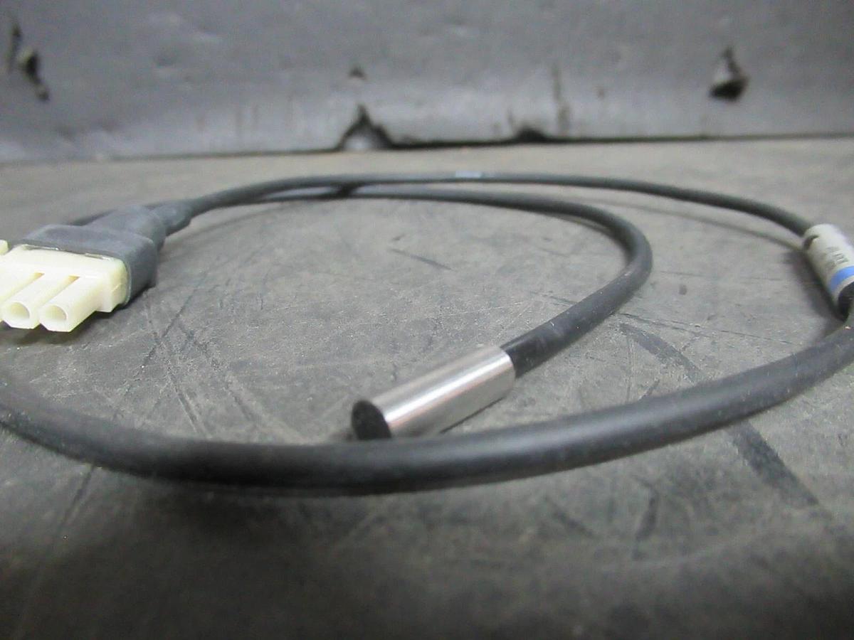 NEW IN BOX KEYENCE SHIELDED PROXIMITY SENSOR EM-054 10.8-30 VDC **WARRANTY**