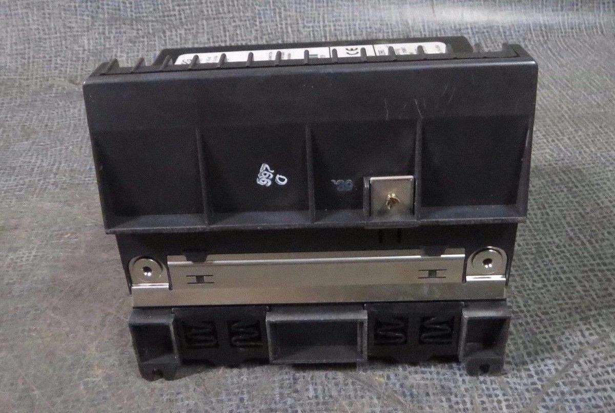 Used GE FANUC FIELD CONTROL GENIUS BUS INTERFACE WITH BASE  MODEL: IC670GBI002G