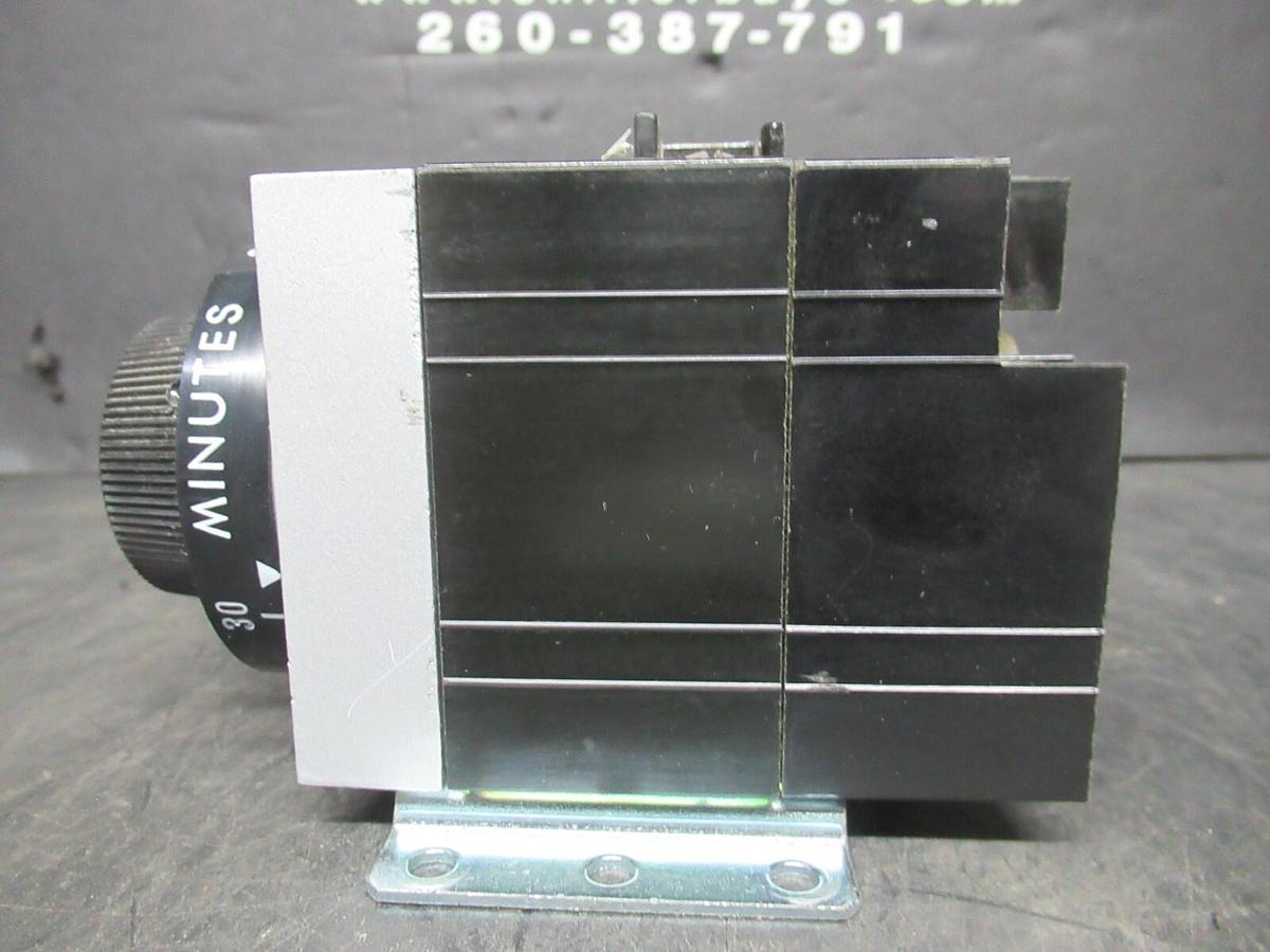 Used AGASTAT TIME DELAY RELAY 3-30 MINUTES 7012NH 48 VDC VOIL 600 VAC 10 AMP