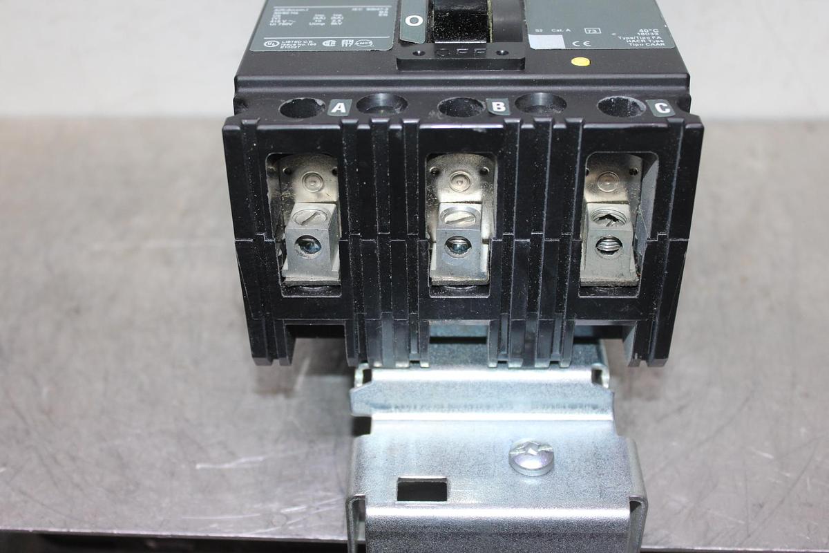Used WESTINGHOUSE CIRCUIT BREAKER DA3400NY 2-POLE 240 VAC 400 AMP