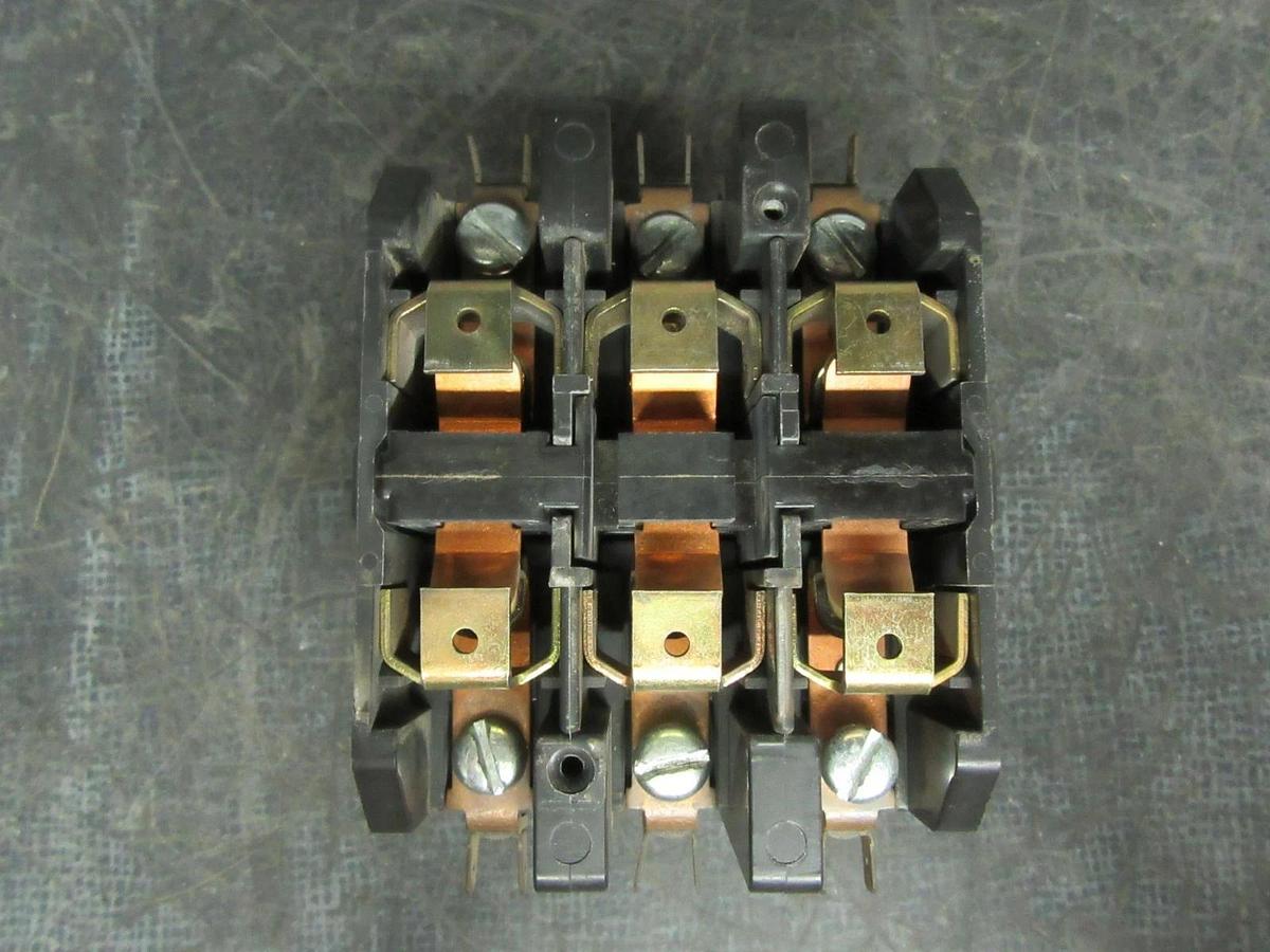 Used FURNAS DEFINITE PURPOSE CONTACTOR 42FE35AJ636R 600V 75A 3-POLE 3-PHASE COIL: 24V