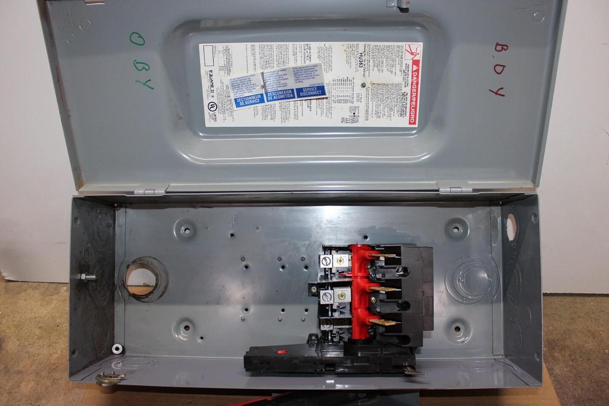 Used SQUARE D DISCONNECT SWITCH HU363 100 AMP 600 VAC TYPE 1 ENCLOSURE