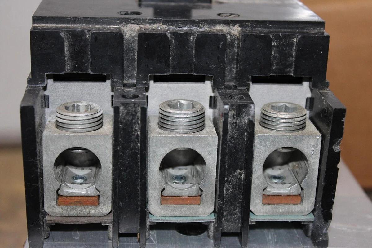 Used SQUARE D CIRCUIT BREAKER Q2L3125H 125 AMP 3-POLE 240 VAC *WARRANTY*