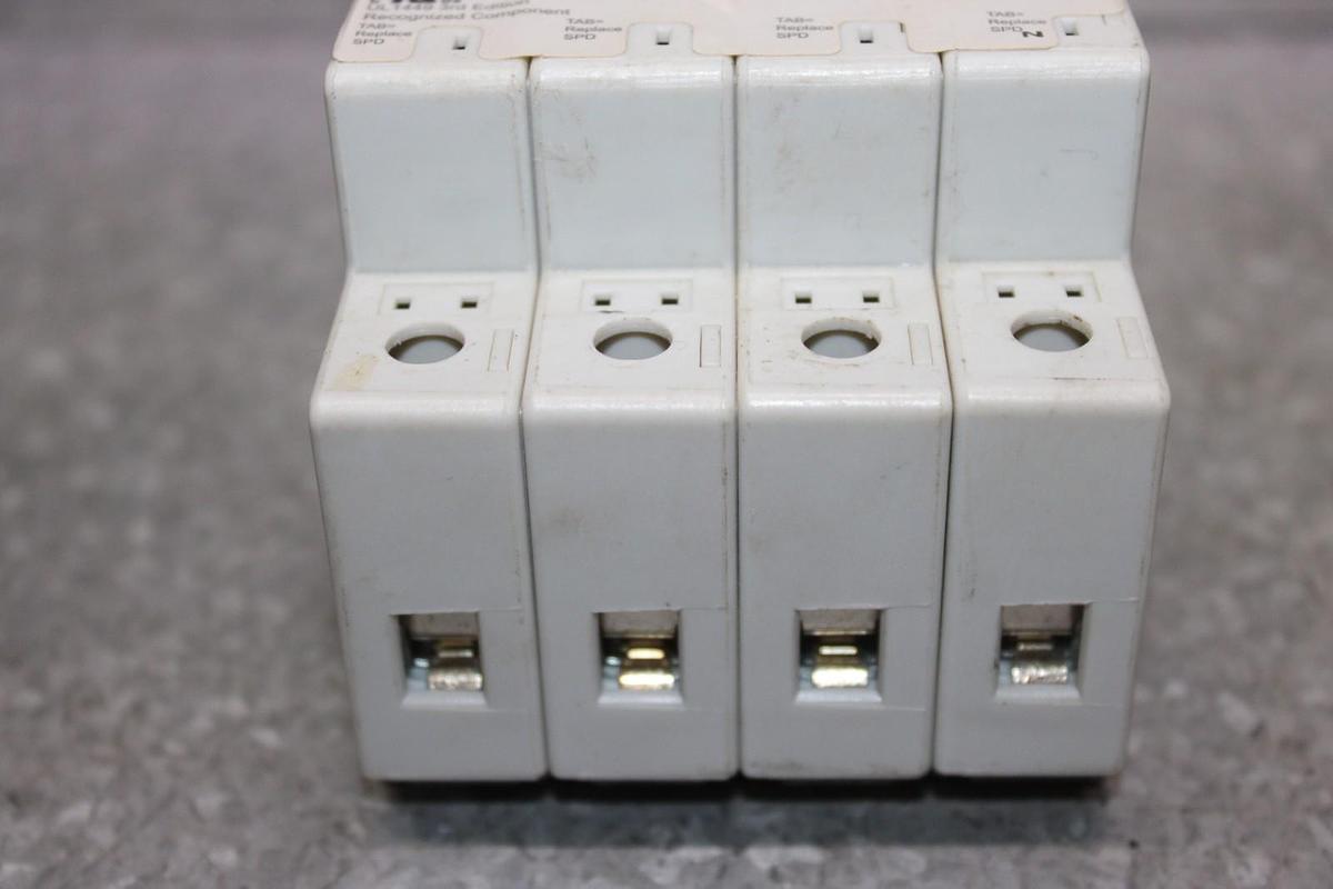 Used MERSEN SURGE-TRAP SURGE PROTECTOR ST320-4M 480/277 VAC 3-PHASE 4-POLE