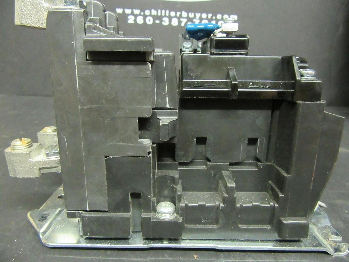 Used ALLEN BRADLEY NEMA CONTACTOR 500-CO*930 NEMA 2 45 AMP 600 VAC 25 HP COIL: 120V