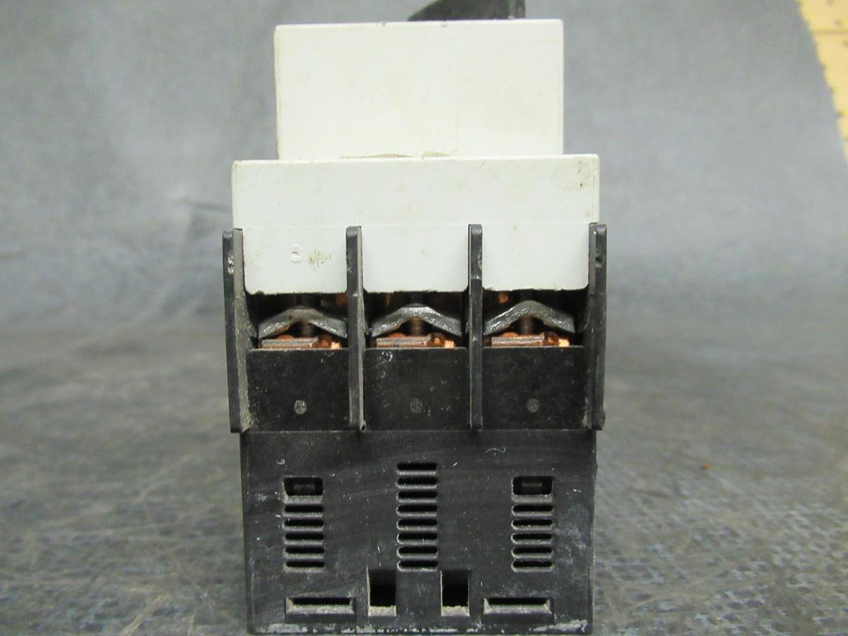 Used SIEMENS MANUAL MOTOR START 3RV1021-4HA10 600V 7.5HP 8A **WARRANTY INCLUDED**