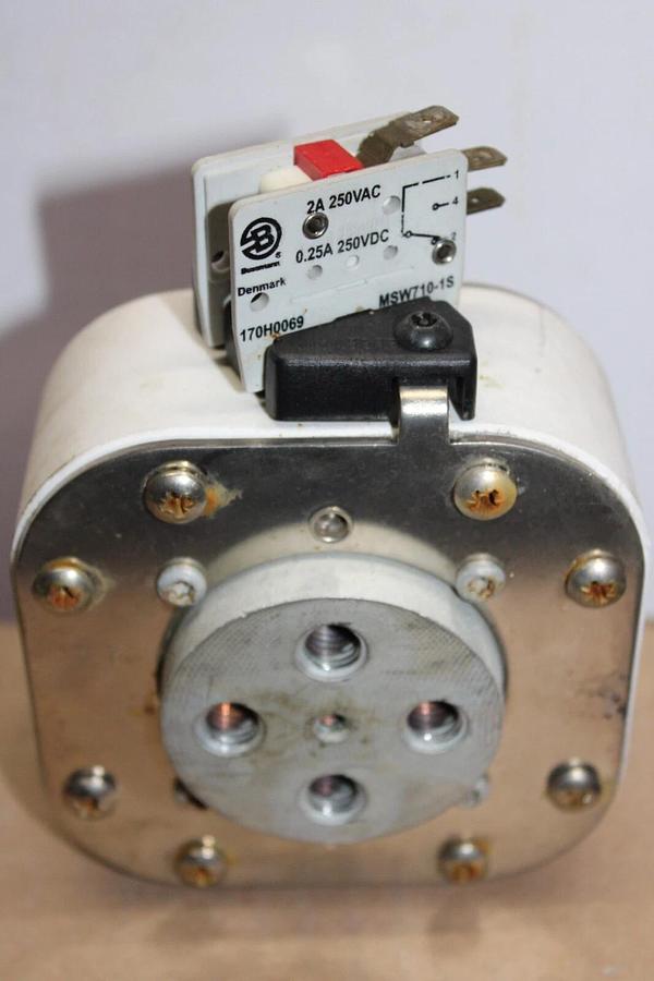 Used BUSSMANN CERAMIC FUSE 170M7083 690 VAC 2500-3400 AMP **WARRANTY INCLUDED**