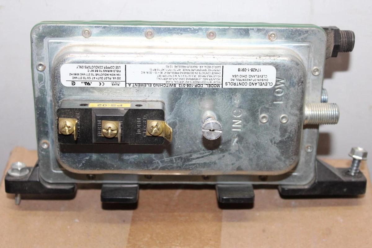 Used CLEVELAND CONTROLS AIRFLOW SWITCH DDP-106-313 **WARRANTY INCLUDED**
