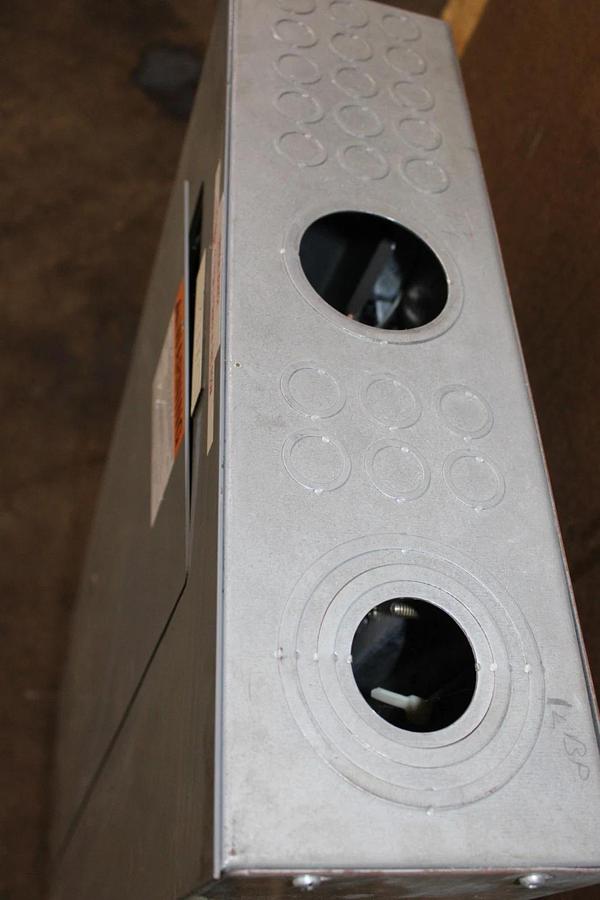 Used SQUARE D TYPE 1 NQOD MAIN SERVICE PANEL 12144593240030001 250 AMP 30-SLOT 208V