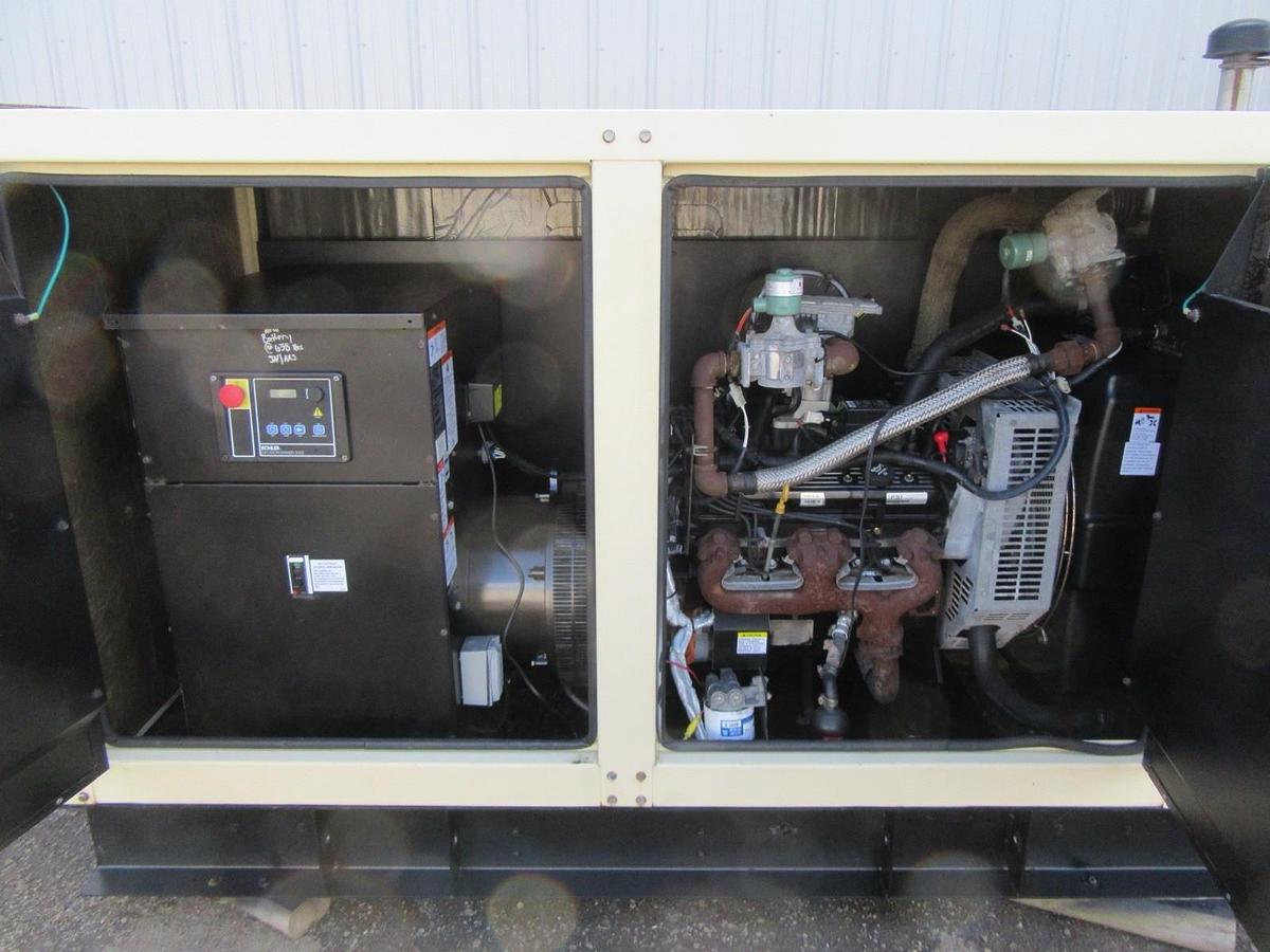 Used 50 KW GENERATOR KOHLER 5.0 NATURAL GAS / LP 120/240V 1PH 784 HRS ENCLOSED VIDEO