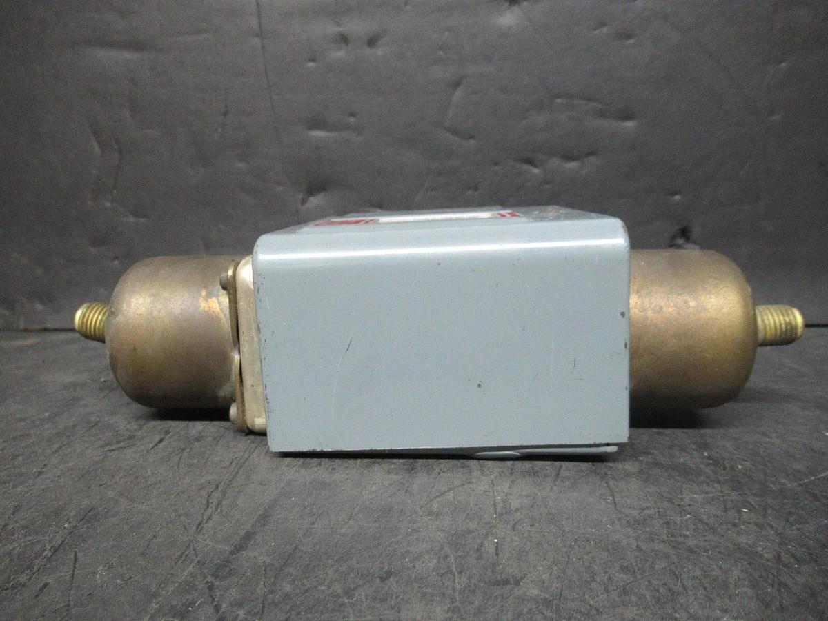Used PENN DIFFERENTIAL PRESSURE CONTROL 274BP20-1503 230 VAC 13.9 AMP **WARRANTY**