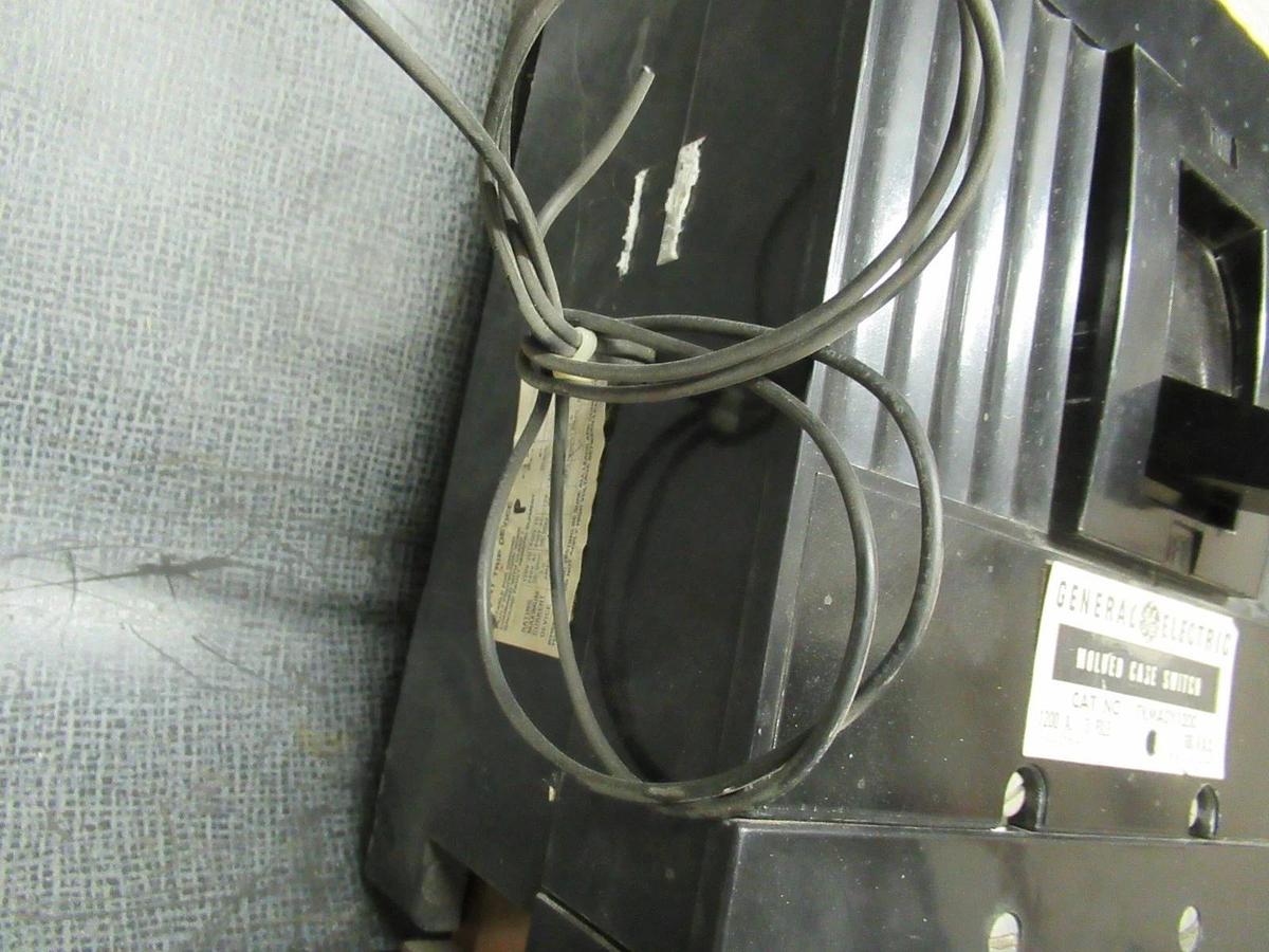 Used GE MOLDED CASE SWITCH TKMA3Y1200 1200 AMP 600 VAC W/ SHUNT TRIP & AUX SWITCH