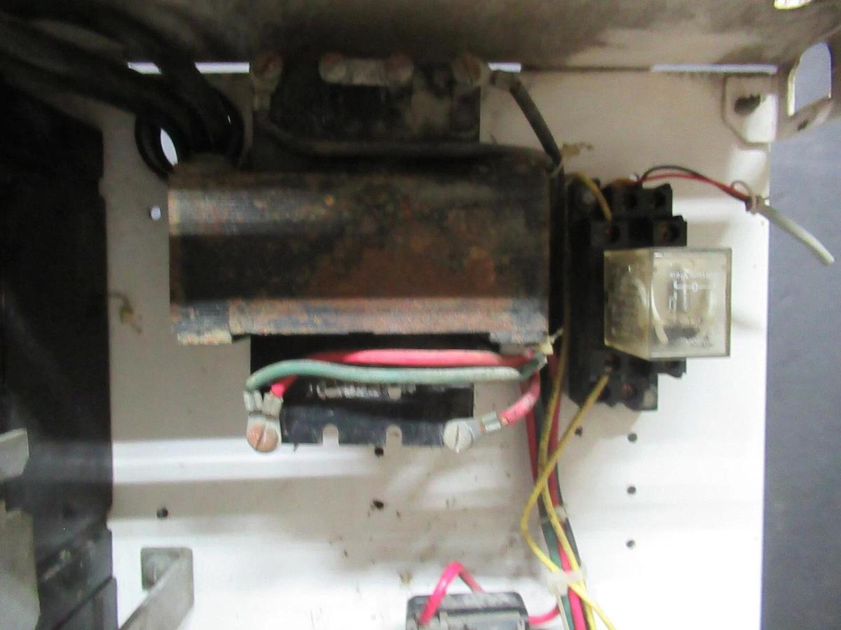 Used CUTLER HAMMER MOTOR STARTER CONTROL 17" W/ A10DN0 NEMA SIZE 2 30 AMP 600 VAC