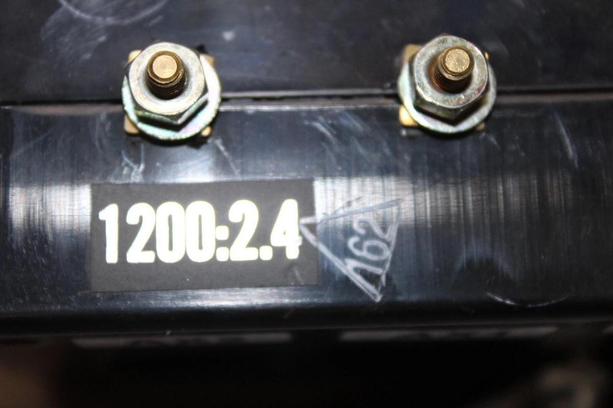 Used INSTRUMENT TRANSFORMERS CURRENT TRANFORMER 3P85-122-2.4 1200:2.4 600V 50-400HZ