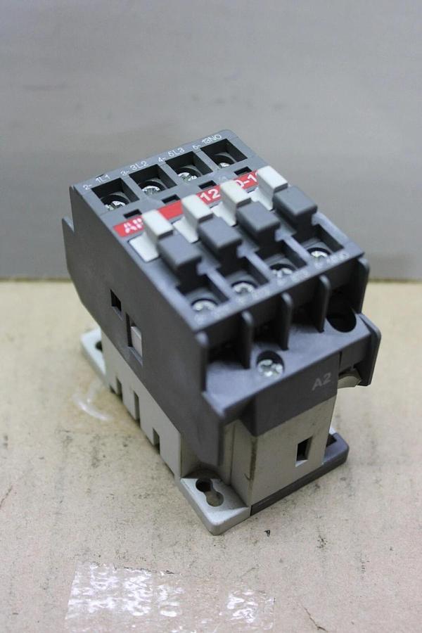Used ABB CONTACTOR A12-30-10 25-28 AMP 600 VAC 10 HP 7.5 kW 3-POLE 3-PHASE COIL: 120V
