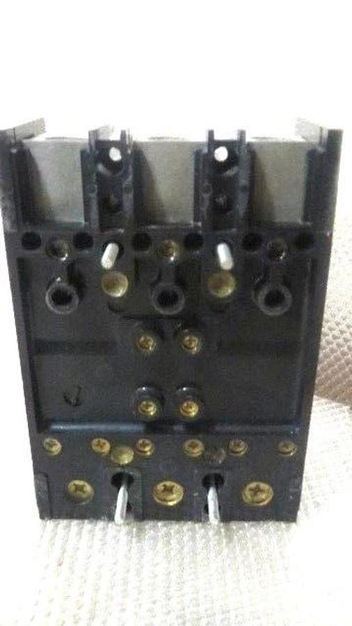 Used SQUARE D BREAKER 225 AMP 240 VAC 3 POLE MODEL Q2L3225H **WARRANTY INCLUDED**