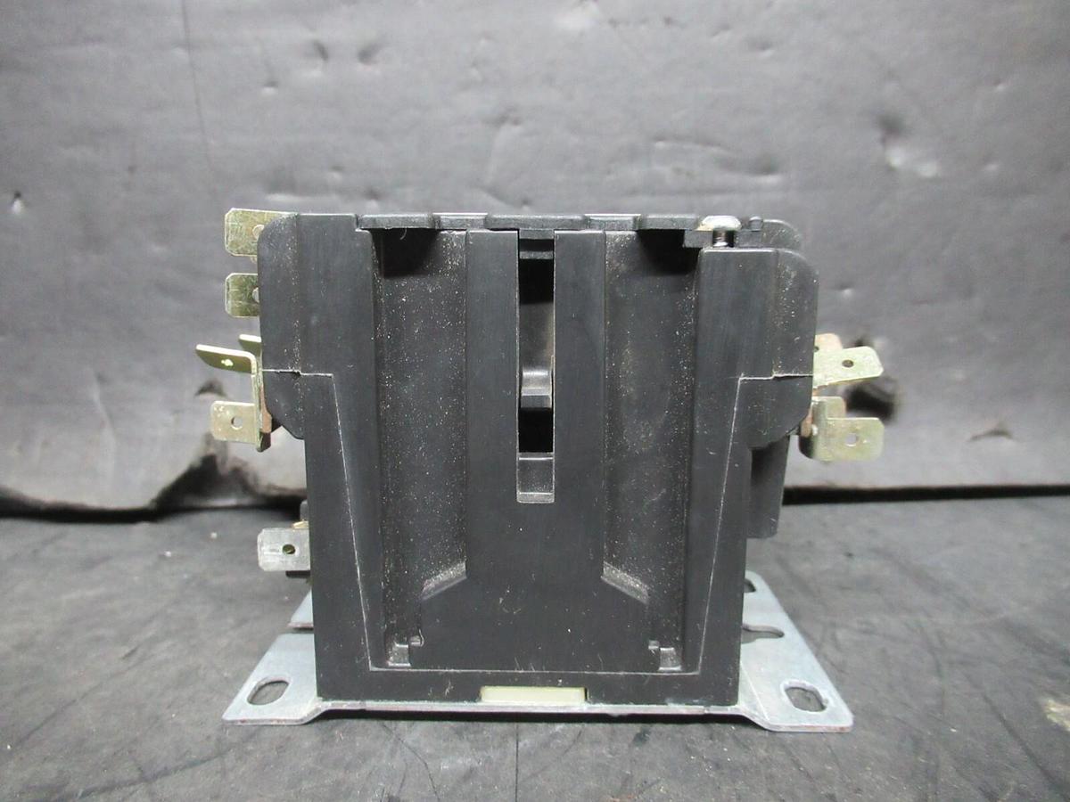 Used FURNAS CONTACTOR 42BF35AJASI 30 AMP 600 VAC 3-POLE 3-PHASE 15 HP 24 V COIL