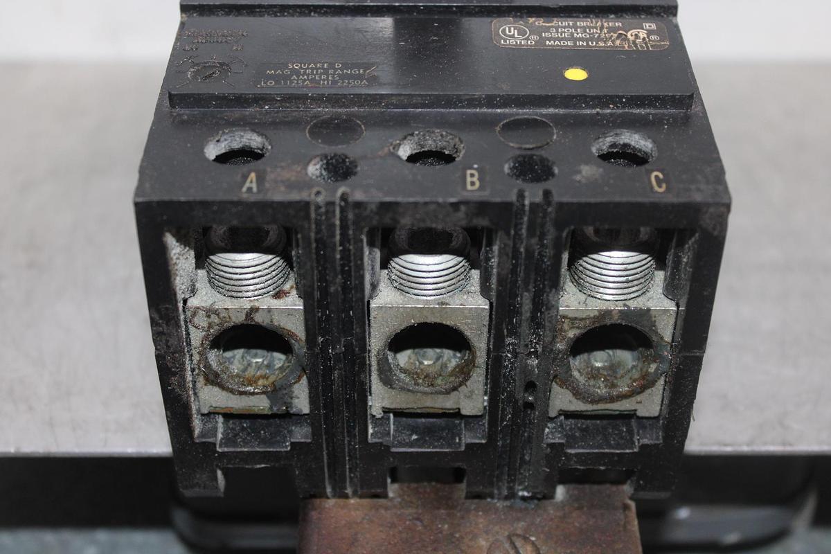 Used SQUARE D I-LINE CIRCUIT BREAKER KC34200 200 AMP 480 VAC 3-POLE