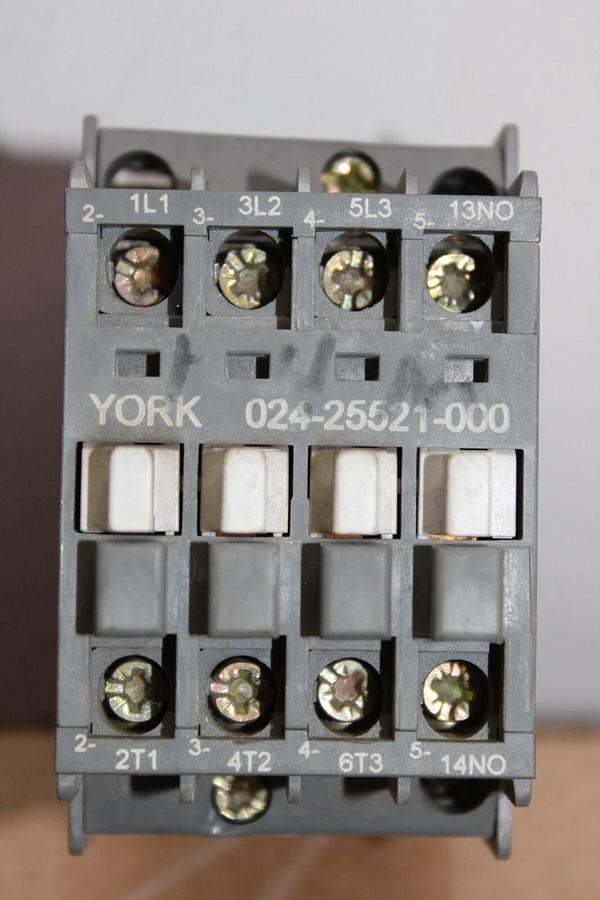 Used YORK CONTACTOR 024-25521-000 25 AMP 600 VAC 10 HP COIL: 110 VOLT **WARRANTY**