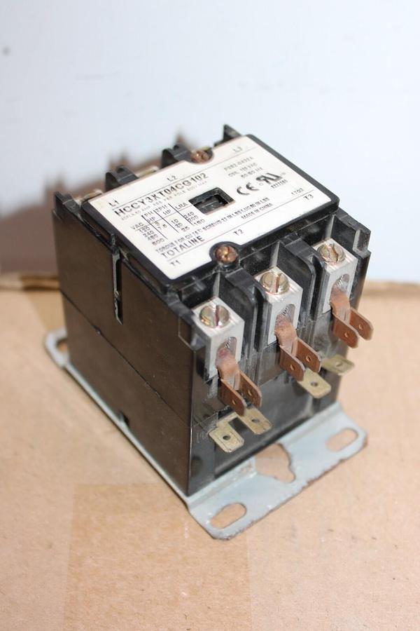Used TOTALINE CONTACTOR HCCY3XT04CG102 40 AMP 600 VAC 25 HP 3-PHASE COIL: 120V