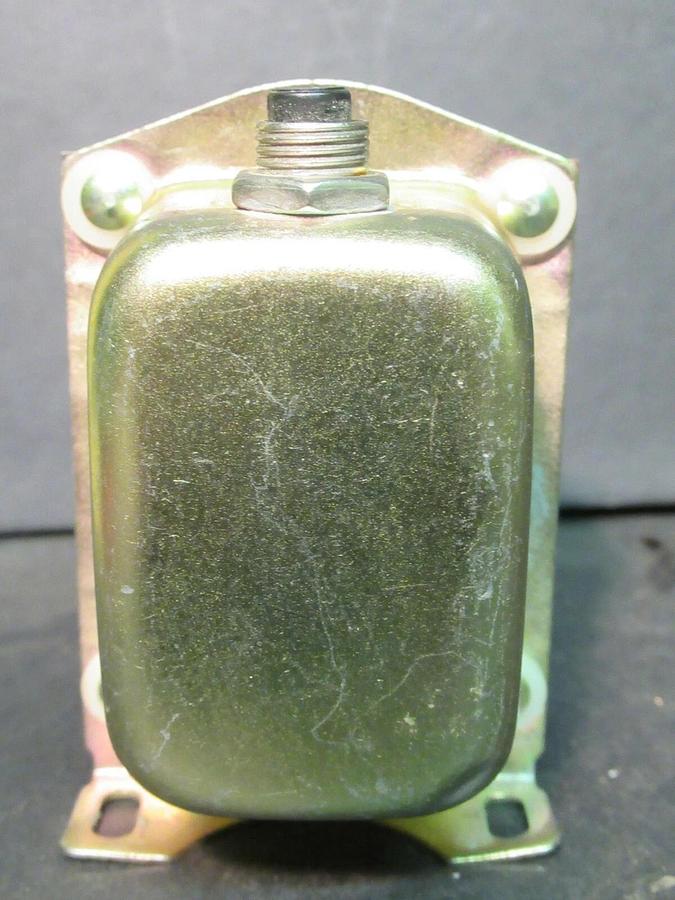 Used 0.050 (50 VA) HONEYWELL CONTROL TRANSFORMER 120 208 240 VAC TO 24 V AT150F 1022