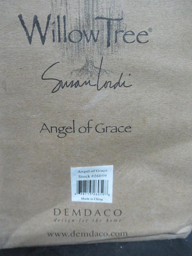 WILLOW TREE "ANGEL OF GRACE" SUSAN LORDI FIGURINE DEMDACO STOCK# 26059