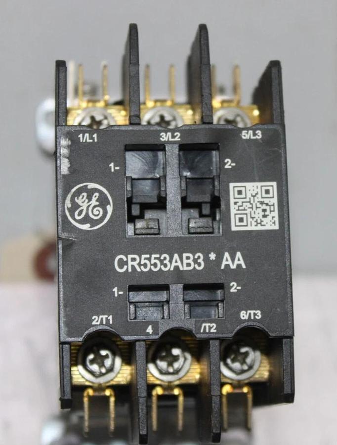 Used GENERAL ELECTRIC CONTACTOR CR553AB3*AA 25 AMP 600 VAC 3-POLE COIL: 110/120V