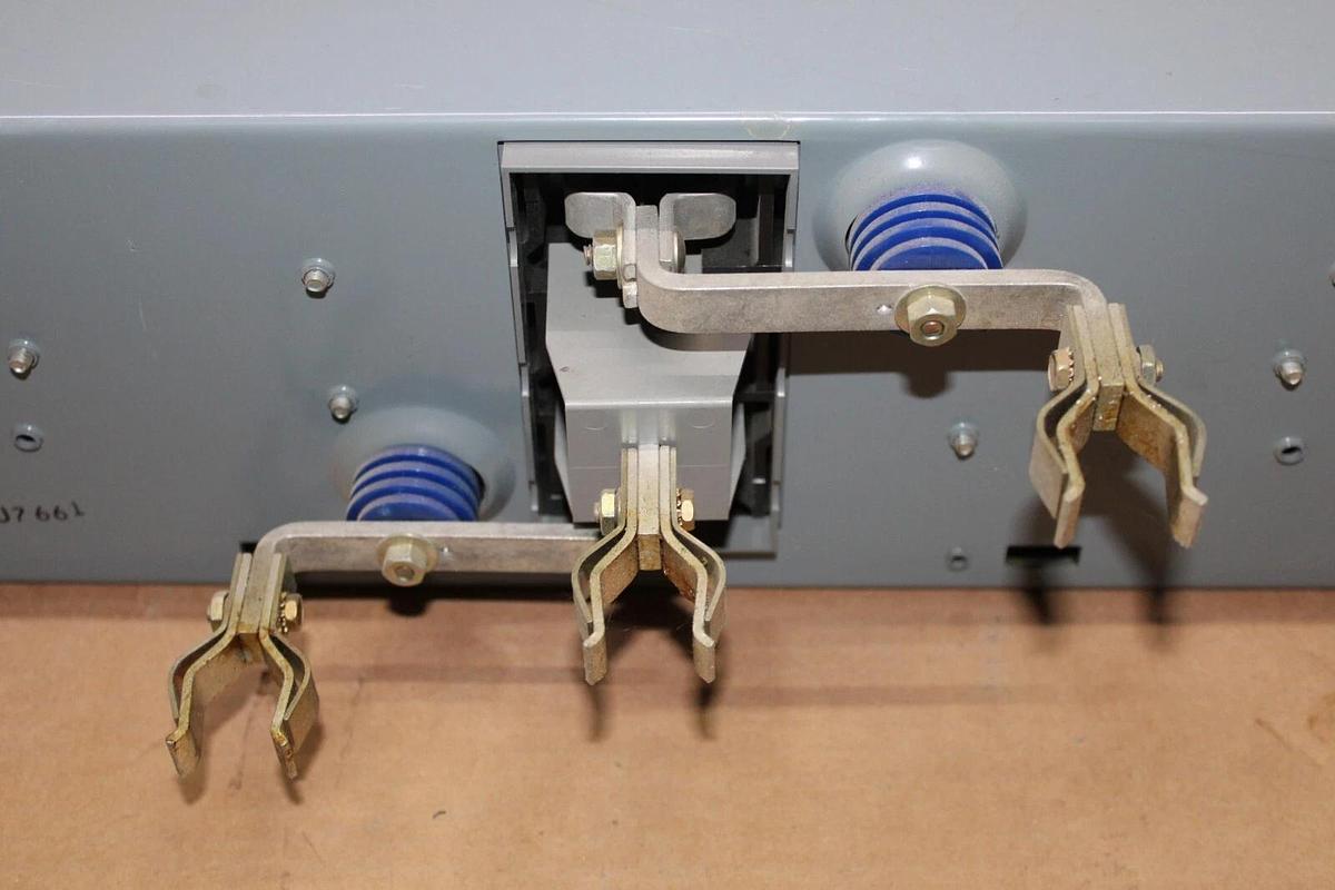 Used SQUARE D TANDEM DISCONNECT SWITCH QMB-362-T21W 30 AMP 600 VAC 3-PHASE