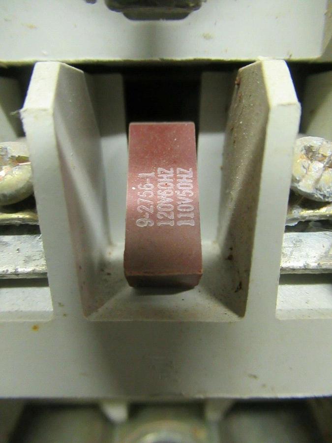 CUTLER HAMMER CONTACTOR C825HN10 SER. A1 120 AMP 600 VAC COIL: 120V