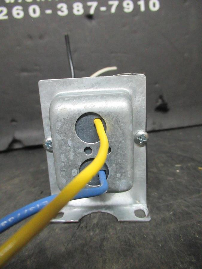 Used TYCO TRANSFORMER X1355026017 4000Y01C02B42 PRI: 120 VAC 20 VA SEC: 24 VAC