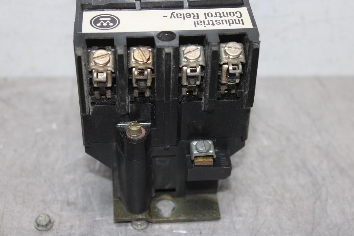 Used CUTLER HAMMER CONTACTOR C32LN3 350 AMP 600 VAC 3-PHASE COIL: 120 VAC