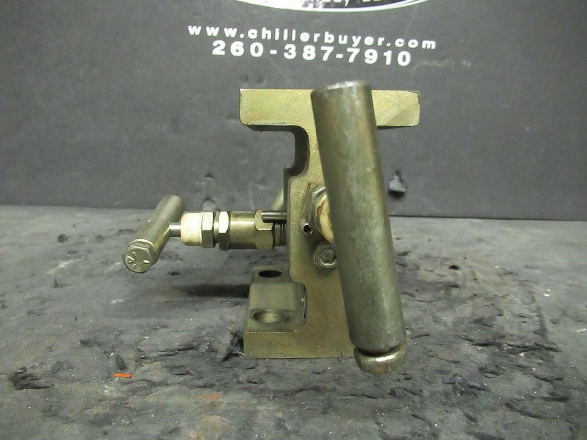 Used ANDERSON GREENWOOD M4AVIC TR68 INSTRUMENT MANIFOLD 4000 - 6000 PSI @ 200 - 500 F