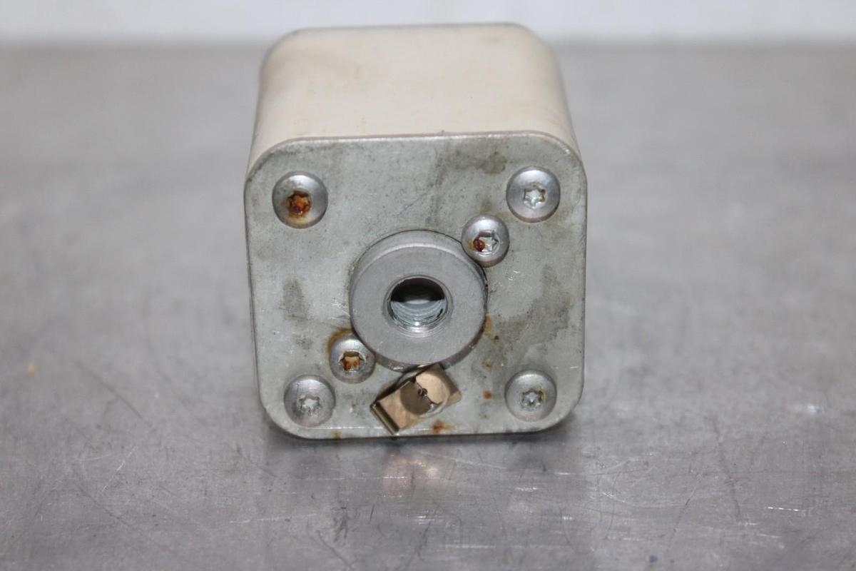 Used BUSSMANN SQUARE BODY FUSE 170M3423 700 VAC 630 AMP *WARRANTY*