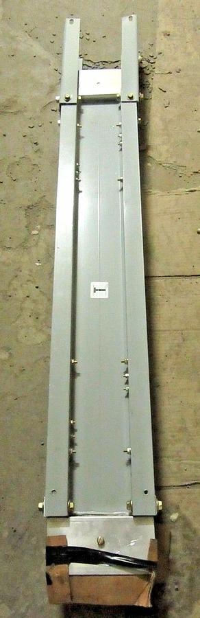 Used 1600 AMP CUTLER HAMMER POW-R-WAY III BUSWAY BUSDUCT 44 INCH STRAIGHT 480 277 4W