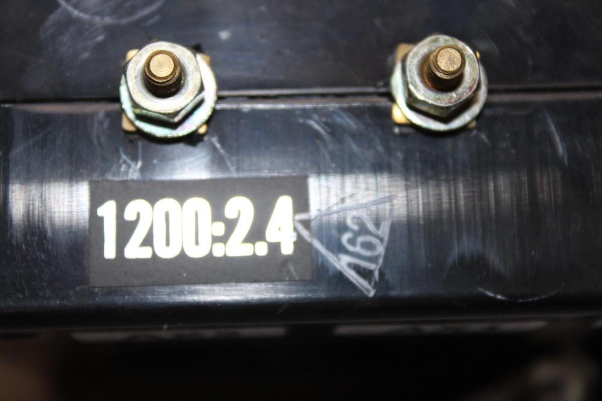 Used INSTRUMENT TRANSFORMERS CURRENT TRANFORMER 3P85-122-2.4 1200:2.4 600V 50-400HZ