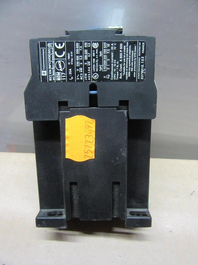 Used TELEMICANIQUE CONTACTOR LP1-D12004 600 VOLT 25 AMP 10 HP COIL: 125 VDC
