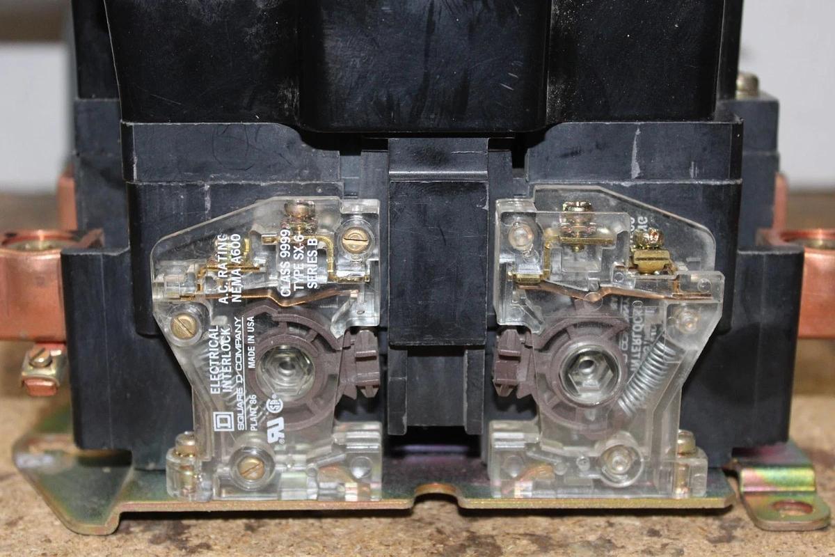 Used SQUARE D NEMA CONTACTOR 8502SF01 SIZE 4 600 VAC COIL: 110/120V
