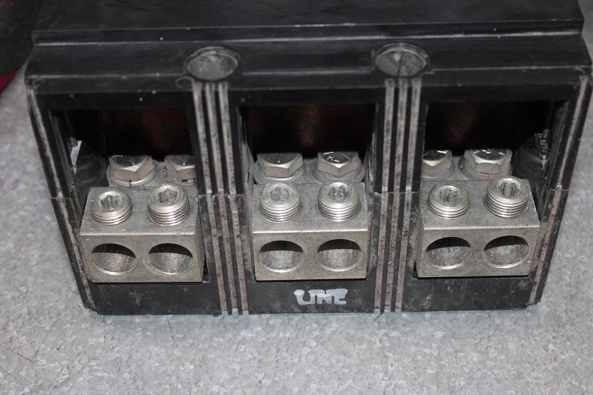 Used CUTLER-HAMMER CIRCUIT BREAKER MS360700A 700 AMP 600 VAC 3-POLE