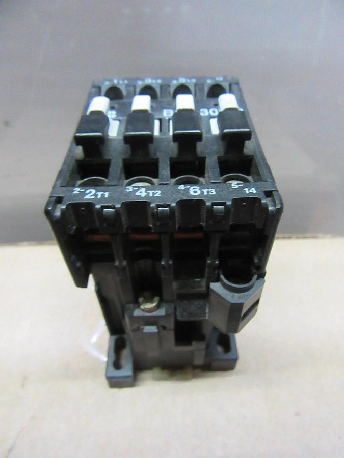 Used ABB CONTACTOR B12-30-10 600 VOLT 21 AMP 10 HP 3-PHASE 3-POLE COIL: 110/120 VOLT