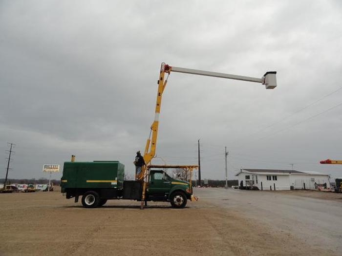 Used 2005 VERSALIFT VO255