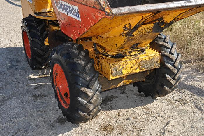 Used 2006 THWAITES 1 TONNE SWIVEL