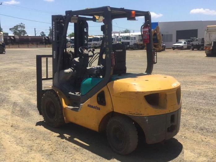 Used Komatsu FD 30T -16