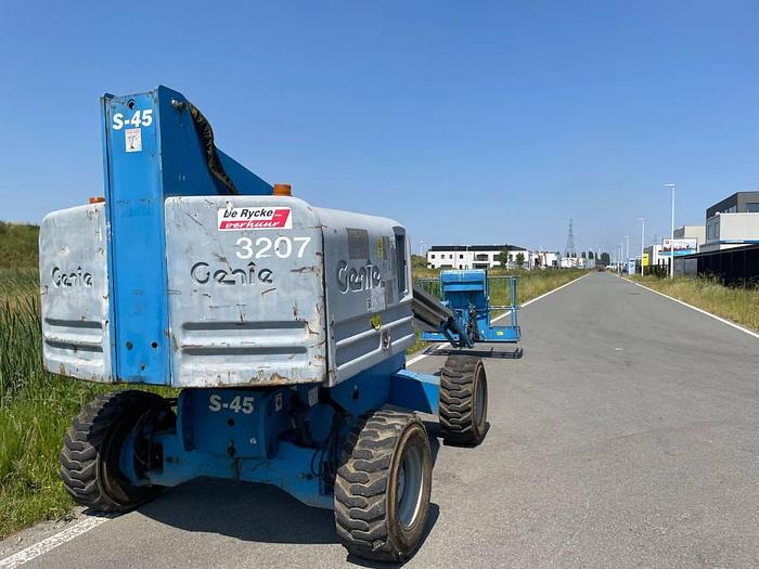 Used Genie S45 2006